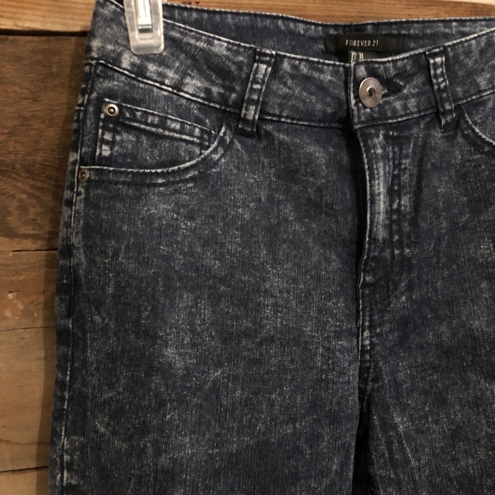 Forever 21 • Acid wash denim jeans
